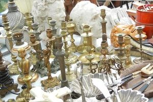Paris Flea Markets and Shopping Tips