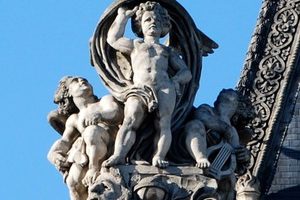 The Louvre Angels