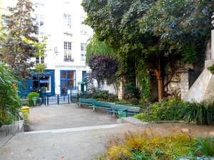 Square Danielle-Mitterrand, a hidden Paris garden