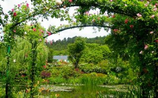 Daytrip to Monet’s Giverny Spring Gardens