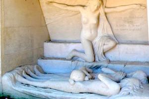 Pere-Lachaise: The Communards Wall and More at the World’s Most Famous Cemetery