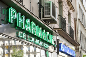 Doctors, Medicine, Hospitals and Pharmacies in France