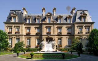 Saint James Paris, A’Trego Cap d’Ail, Frenchie Wine Bar, & Qui Plume la Lune BUZZ