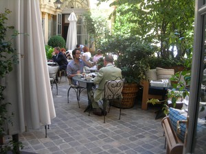 Ralph´s - Ralph Lauren´s beautiful courtyard restaurant in Paris