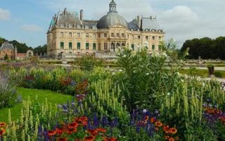 Vaux-le-Vicomte: The History of Chateau and its Owner, Nicolas Fouquet