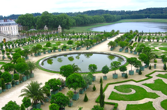 Versailles Palace: Day Trip to the Royal Gardens