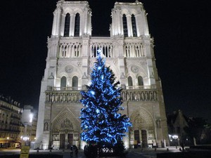 Christmas in Paris & Some Make Merry Suggestions