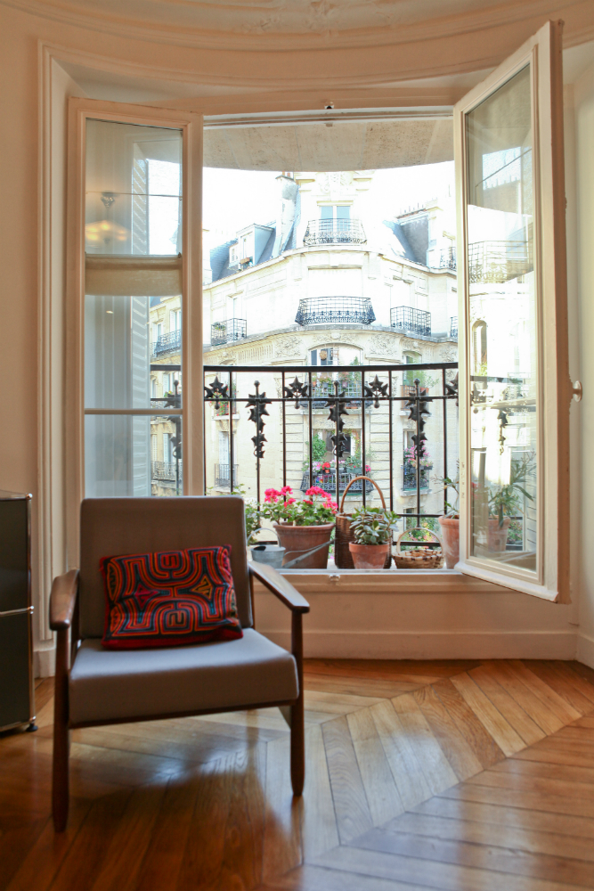 For Sale: 2-Bedroom Apartment in Bohemian Montmartre