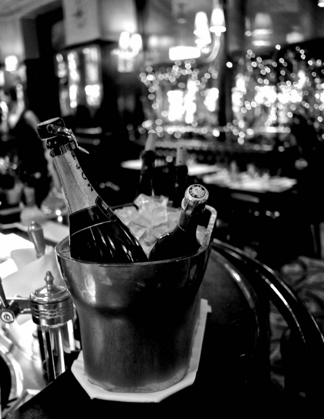 champagne in Paris