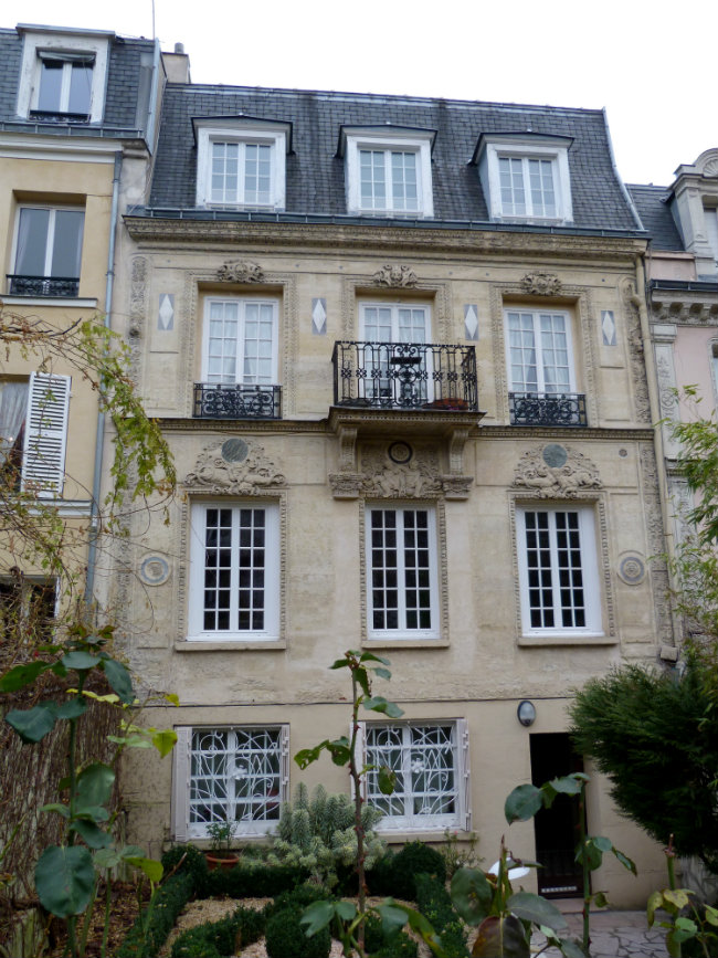 A house in the Cité des Fleurs