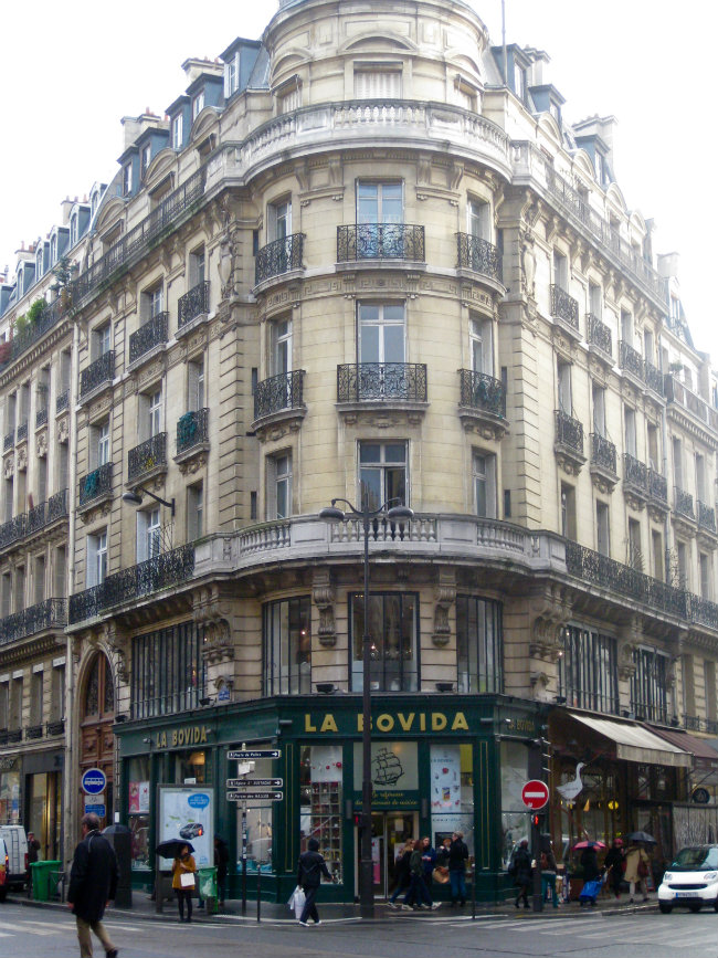 La Bovida, Paris