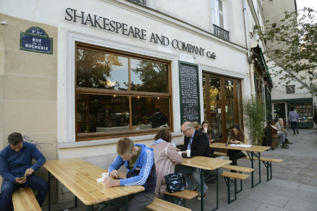 Shakespeare and Company Cafe