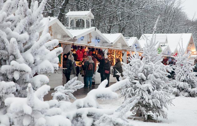 The christmas market on the Champs-Elysées