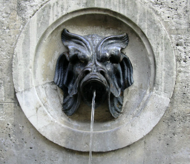 Fontaine de Mars, rue Saint-Dominiqu