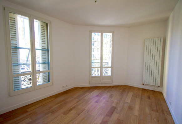 Marais apartment for sale