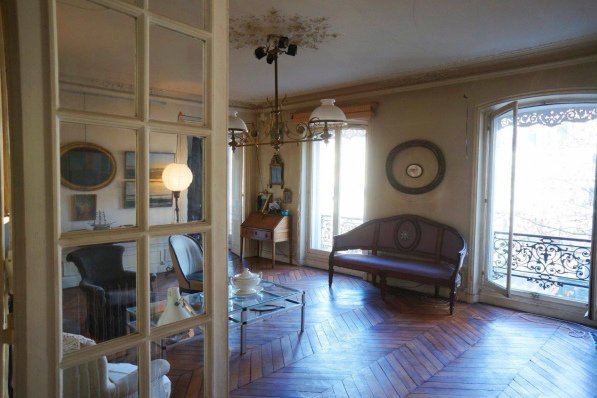 Apartment for sale in the Upper Marais