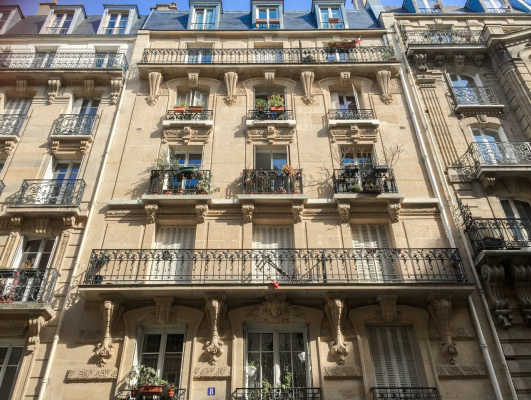 one-bedroom apartment for sale in Montmartre