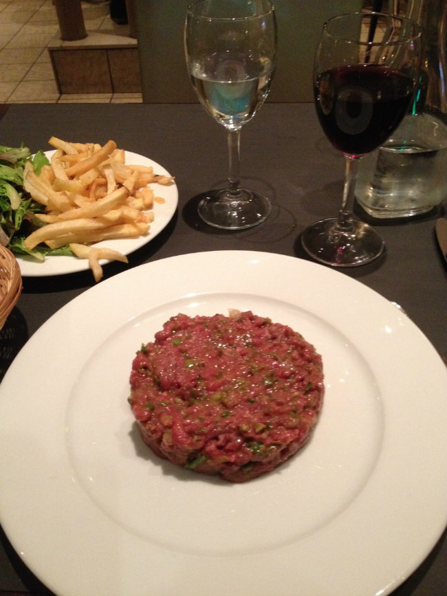 Steak tartare in Paris