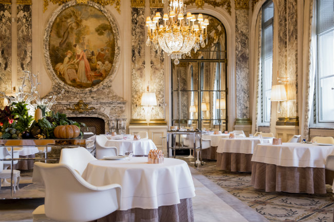 The newly designed restaurant at Le Meurice