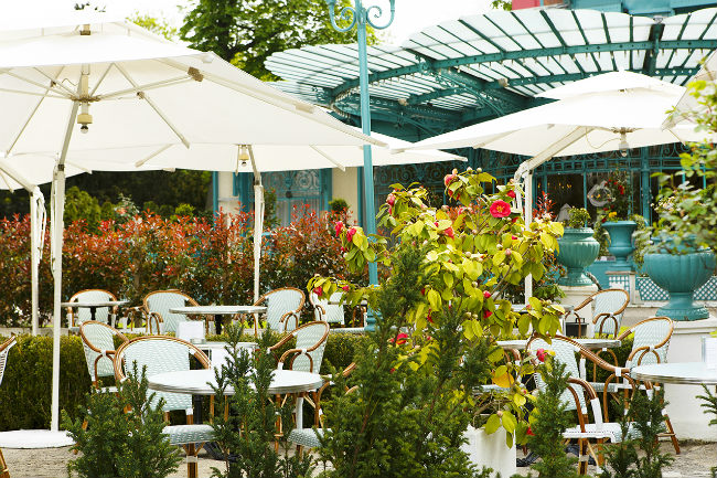 La Grande Cascade Opens a Summer Terrace