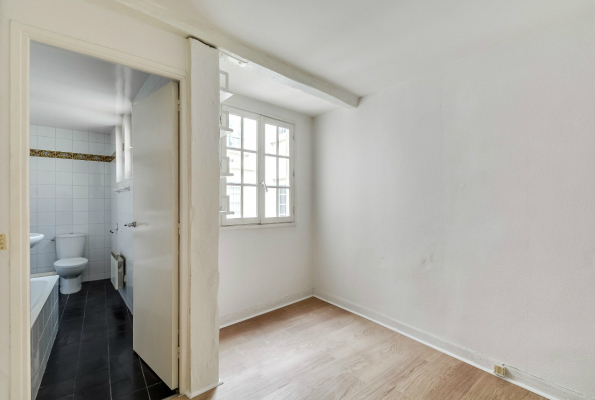 2-bedroom apartment for sale in the Marais
