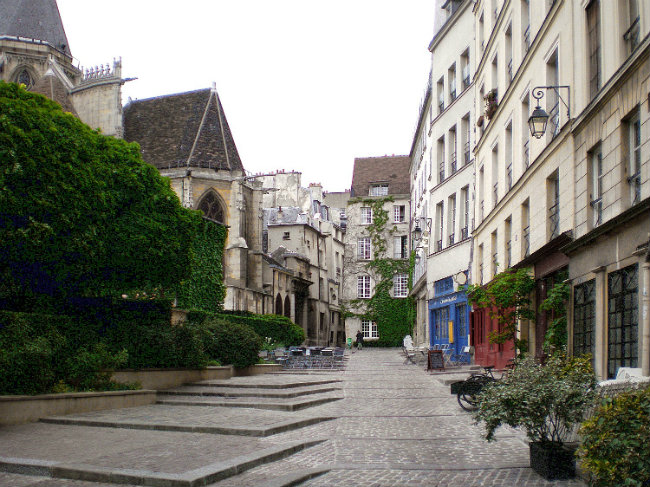 Rue des Barres in the Marais district
