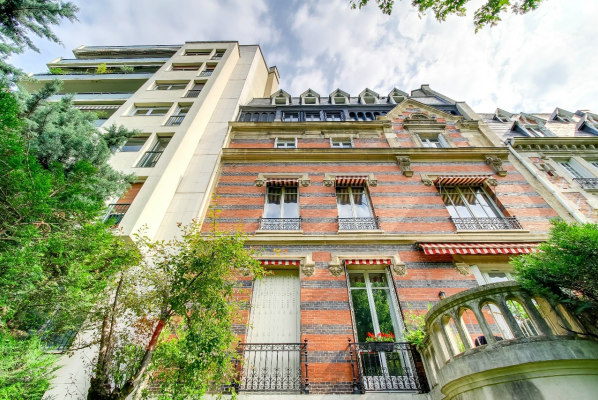 duplex apartment for sale near the Trocadero