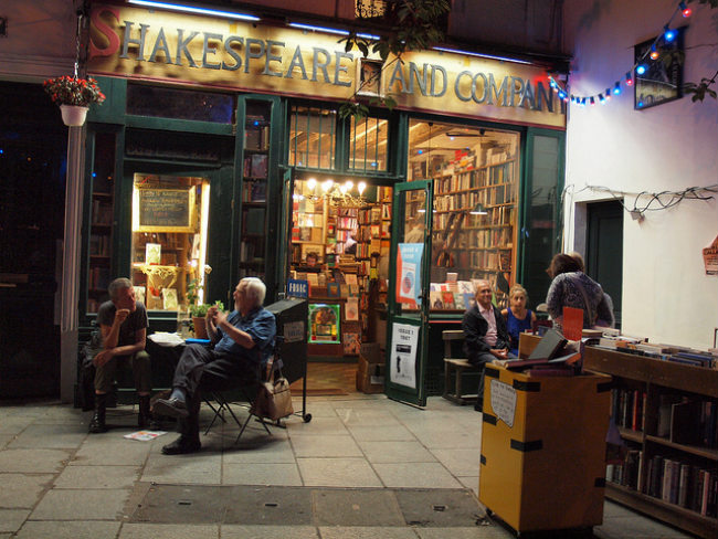 Shakespeare and Company by Zoetnet/Flickr.