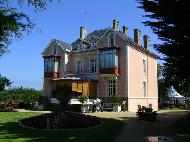 the Christian Dior Home and Museum in Granville (Manche), France / Wikipedia / Creative Commons