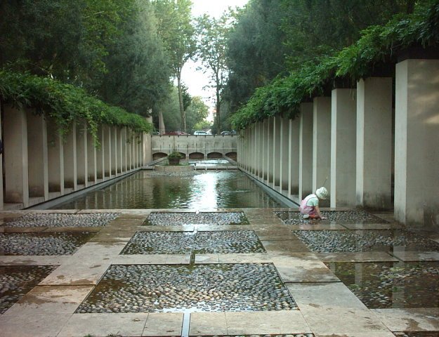 Favorite Paris Gardens: The Peaceful Jardin Yitzhak Rabin