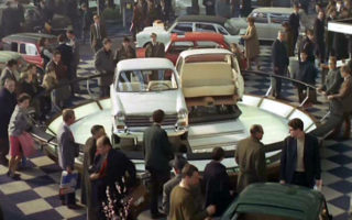 “Trafic”: The Paris Motor Show 2016