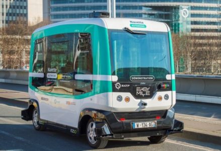 Green Travel: Paris Experiments With First Driverless Minibus Route 