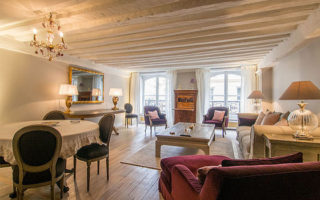 Paris Rentals: 2 Bedroom Furnished Apartment with Elevator, near Musée d’Orsay