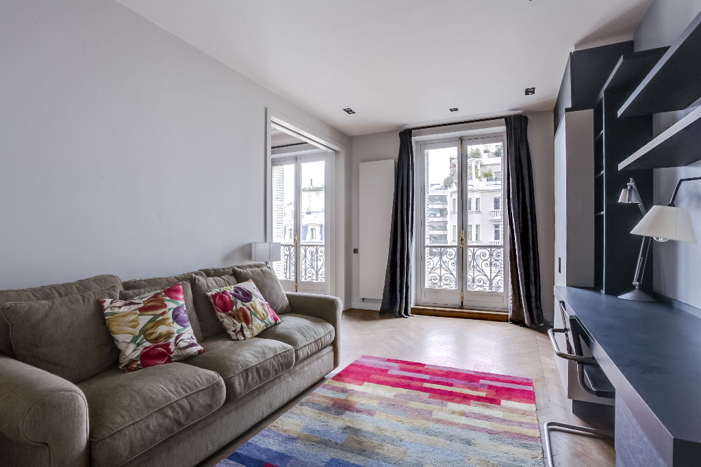 Paris Property Stunning Flat for Sale on the Avenue Hoche