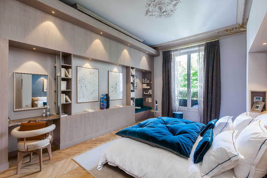 For Sale: Luxury Flat with Stunning Views over Boulevard Saint Germain | Paris Property