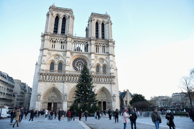 Christmas in Paris 2017: A Photo Tour of the City’s Magnificent Decorations