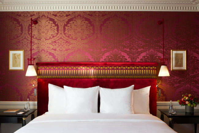 Love and Luxury: Celebrate Valentine’s Day in Paris Palace Hotels