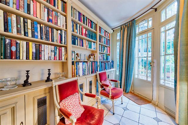 apartment for sale in Paris