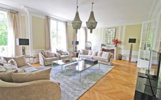For Sale: Sprawling Flat Facing the Ranelagh Garden in the 16th