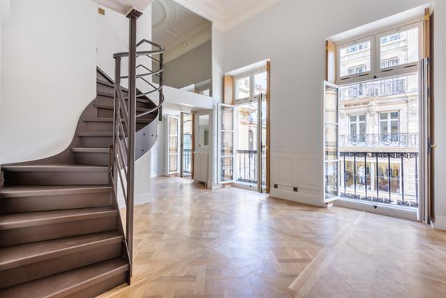 For Sale: Stunning Apartment on rue Saint-Honoré in the 1st arrondissement