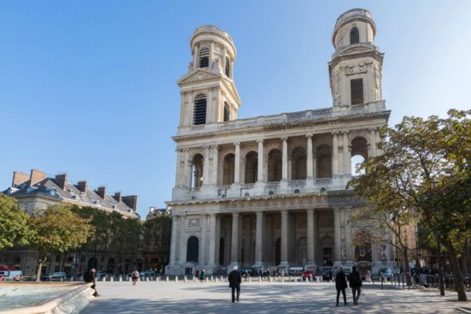 For Sale: Apartment overlooking Saint Sulpice in Saint-Germain-des-Prés