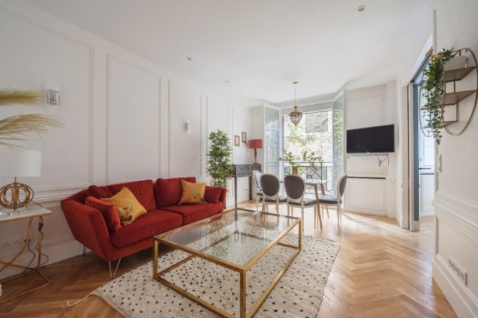 For Sale: 1-Bedroom Apartment in an Art Deco Building in the 8th