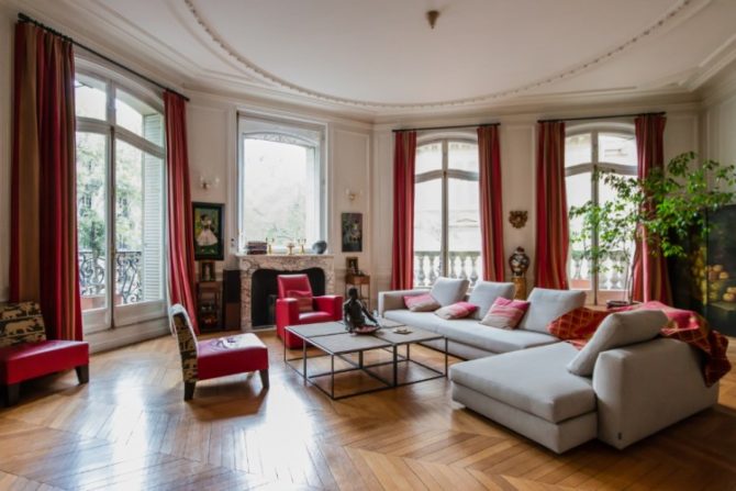 For Sale: Beautiful Apartment in Front of Parc Monceau