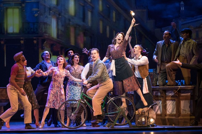 An American in Paris Sets the Stage at Théâtre du Châtelet