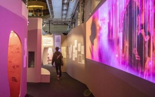 De l’Amour at the Palais de la Découverte: Love Viewed through a Cultural Lens