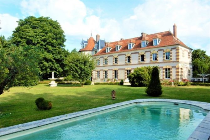 For Sale: Chateau surrounded by moats, 45km from Paris