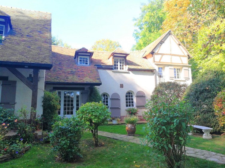 country house for sale outside Paris