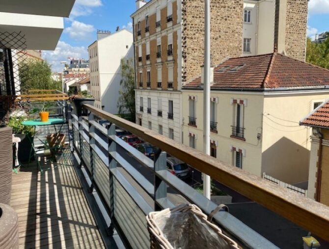 For Sale: 2-Bedroom Apartment in Issy-les-Moulineaux