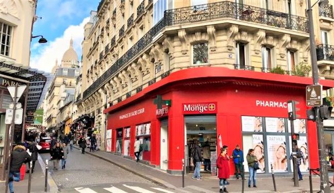 Do you know the Parisian cosmetic temple Parapharmacy Monge?