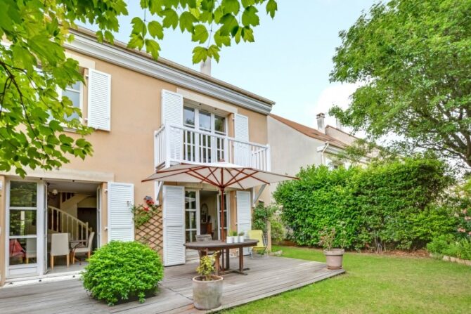 For Sale: Modern 4 Bedroom House in Rueil-Malmaison